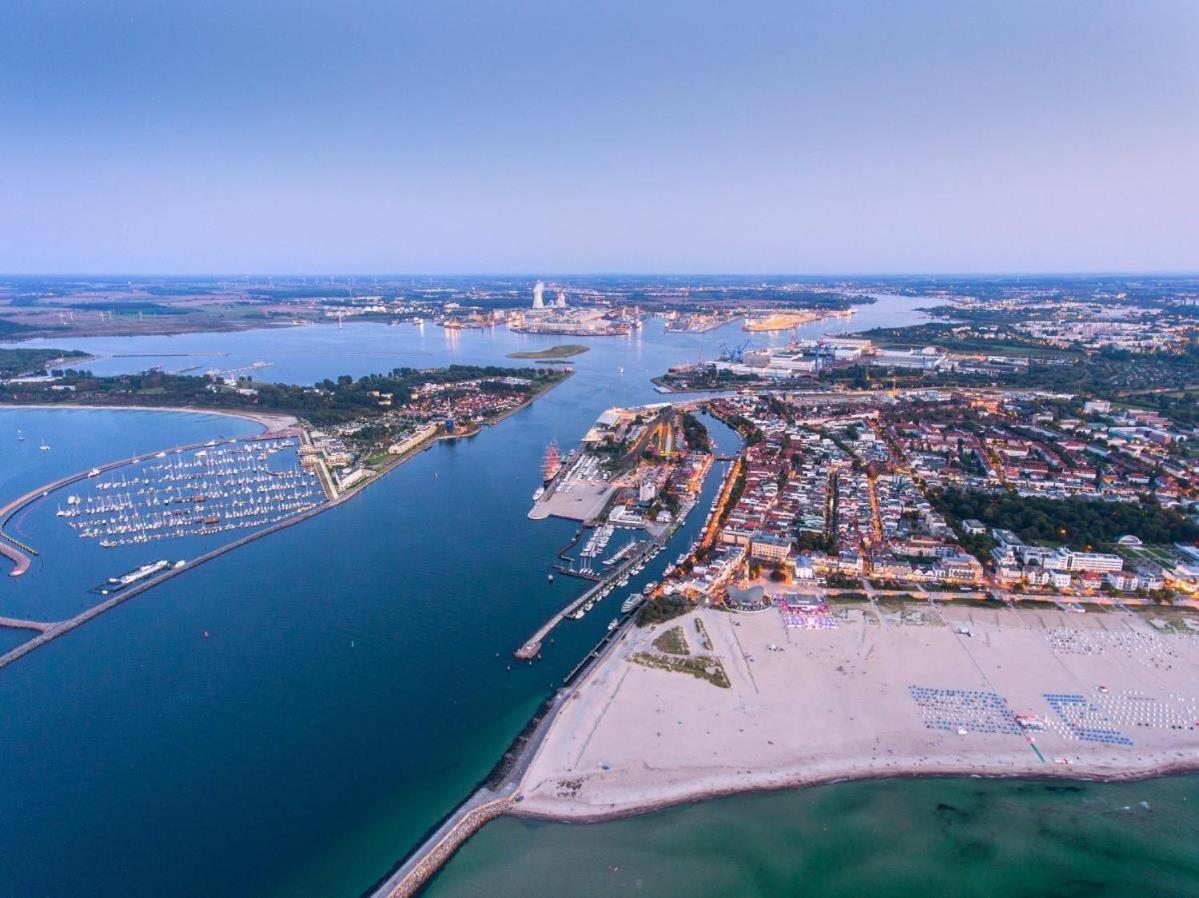 Kapitaen Karsten Rostock Exterior photo